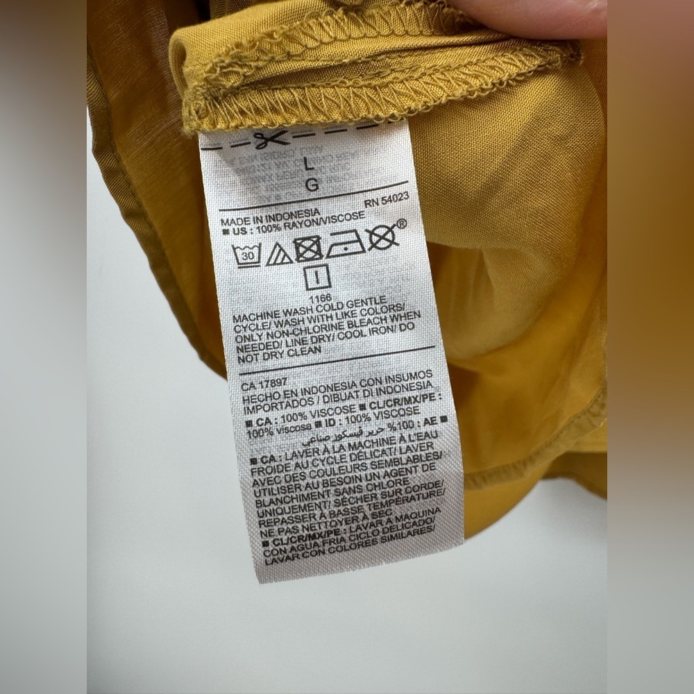 NWT Old Navy Yellow Viscose Top Large - Picture 7 of 7